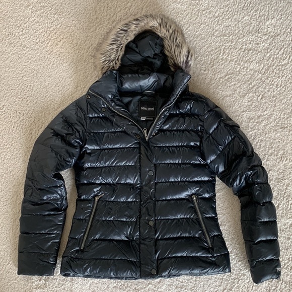 Marmot Jackets & Blazers - Marmot Women’s Medium Black 700 Fill Goose Down Puffer Jacket With Fur Collar